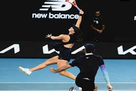 Luisa Stefani garante vaga na semifinal de duplas mistas no Australian Open