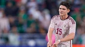 Israel Reyes viaja a Italia y enciende rumores de fichaje con AS Roma