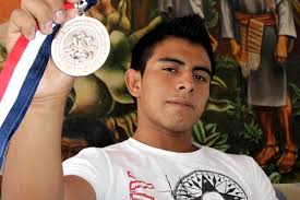 Víctor Méndez es campeón panamericano juvenil de luchas en Brasil. Víctor Méndez campeón Panamericano Juvenil en Brasil. (Foto: ). AUMENTAR; DISMINUIR - victor-mendez