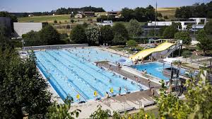 Schweizer Freibad Pruntrut: Nur für Schweizer – Einheimische jubeln - Imagen principal del artículo