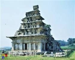 전북 익산 미륵사지 석탑 전경, AI로 생성