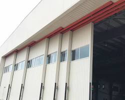 تصویر Sliding hangar door