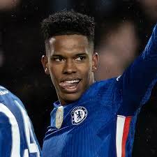 Estêvão se redime após gol perdido, e Chelsea avança na Copa da Inglaterra