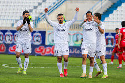 اخبار ایران و جهان | Mehr News Agency - لیگ برتر فوتبال - ملوان و پرسپولیس