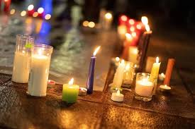 Día de Velitas 2025: Oración del 7 de diciembre y qué hacer este domingo