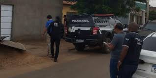 Três pessoas são presas em operação de combate a...
