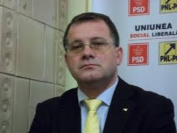 Adrian Oros – parlamentarul care vrea să redea Clujului importanţa pe care o merită. 2 noiembrie 2012,5:25 am | Articol scris in INTERVIU,POLITICA - Adrian-Oros-300x225