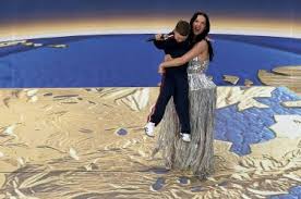 ¡Una maravilla! Katy Perry brilla junto a Tius Luka en la inauguración del Mundial