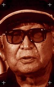 avec Tatsuo Matsumura 1991. Hachi-gatsu no kyôshikyoku (Rhapsodie en août ), réalisé par Akira Kurosawa avec Sachiko Murase - main429
