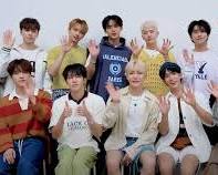 SEVENTEEN Kpop groupの画像