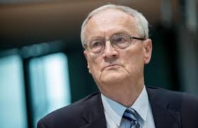 Un ancien chef du renseignement extérieur allemand arrêté pour « espionnage constitutif de trahison » — Le Monde.fr