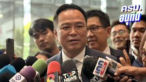 สุชาติ ชมกลิ่น ซบภูมิใจไทย? นายกฯ อุทาน! อนาคตการเมืองเข้มข้น - Imagen principal del artículo