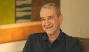Doente e com câncer, ex-técnico do Brasil Carlos Alberto Parreira gera apreensão por estado de saúde, diz jornal; ícone do futebol está com 82 anos