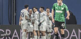 Dimarco fa segnare tutti, l'Inter è uno spettacolo: manita al Sassuolo e +8 sul Milan