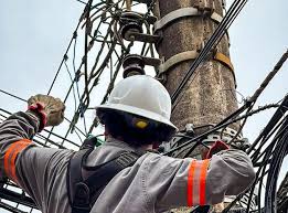 Celesc investe em tecnologia para reduzir quedas de energia em SC