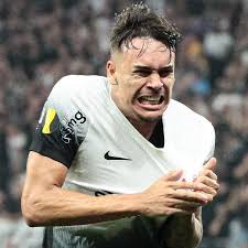 Corinthians renova contrato do zagueiro João Pedro Tchoca; veja detalhes