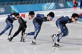 대표팀과 함께 훈련하는 김민석