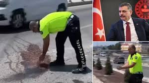 İçişleri Bakanı Çiftçi'den motor yağı dökülen yola toprak taşıyan polise teşekkür — Yeni Şafak