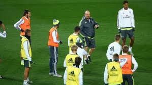 Image result for real madrid in training with benitez