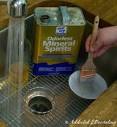 Ways to Clean up Oil Spills in a Garage - How