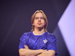 https://www.championat.ru/