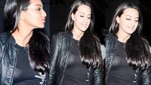 Image result for worst wardrobe malfunctions bollywood