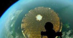 UFO Sightings Daily: Giant UFO Near Earth In PH๏τo Released ...