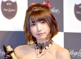 えなこ「みんなが好きなやつ」投稿に反響 3.8万いいね&称賛の声「カルバンクラインえなこりん最高に可愛い」