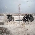 Powerful cyclone lashes Oman, Yemen;