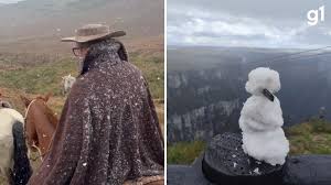 VÍDEO: Serra do RS registra neve neste domingo