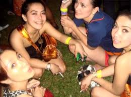 Hasil gambar untuk tentang syahrini