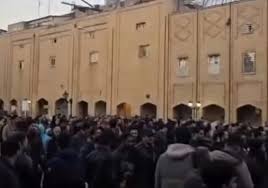 ایسنا: اعتراضات پراکنده صنفی برخی از کسبه در خیابان‌های احمدآباد، مدرس و بازار رضای مشهد