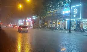 O norte do Vietnã enfrenta fortes chuvas por vários dias; esteja preparado para enchentes repentinas e deslizamentos de terra.