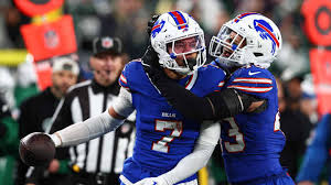 Aaron Rodgers Claims Bills' Defense Has 'One of The Best Players in The League'