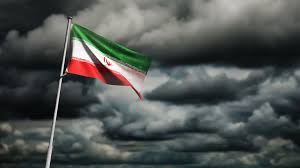 Irán reporta ataques contra objetivos de EU en Siria y Catar