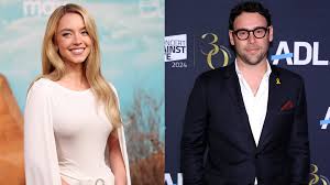 Sydney Sweeney and Scooter Braun Share Kiss at 'Euphoria' Season 3 Premiere