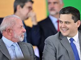 O que há por trás da reaproximação de Lula e Davi Alcolumbre