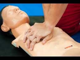 Resultado de imagem para MASSAGEM CARDÍACA