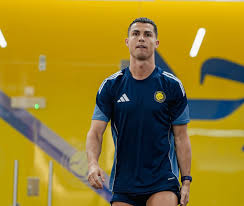 Em meio a boatos de fuga, Al-Nassr divulga foto e informa lesão de Cristiano Ronaldo