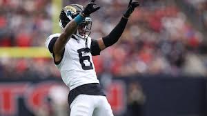 Giants sign Greg Newsome; why didn't Jaguars re-sign free agent?