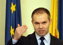 Ministrul Educaţiei, Daniel Funeriu, a cerut ca din acest an şcolar elevii să nu mai fie obligaţi să cumpere anumite caiete, cărţi sau culegeri ai căror ... - 1315760263daniel_funeriu_suparat