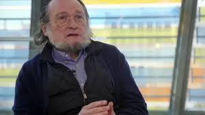Niño Becerra, economista, analiza cuáles son las ventajas de invertir en vivienda: “Ni la deuda, ni el oro, ni el BTC, ni los futuros del petróleo”