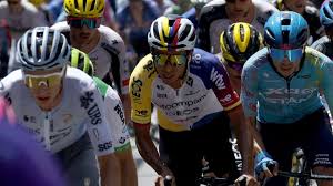 Egan Bernal se acerca al top 20 tras la etapa 3 del Tour de France