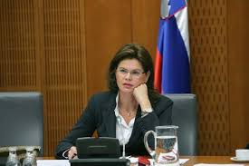 Slovenia, premier Bratusek vara stangata anti-default