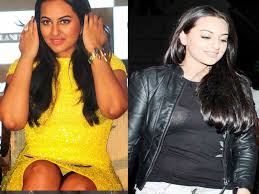 Image result for worst wardrobe malfunctions bollywood