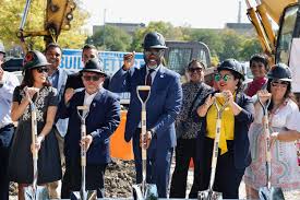 Mayor Brandon Johnson Attends Casa Yucatan Affordable Housing Groundbreaking