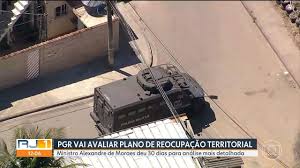 Moraes dá 30 dias para PGR opinar sobre plano de reocupação de territórios do RJ na ADPF das Favelas