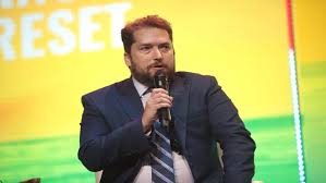 Quem é Darren Beattie, crítico de Moraes e novo assessor de Trump para assuntos sobre o Brasil
