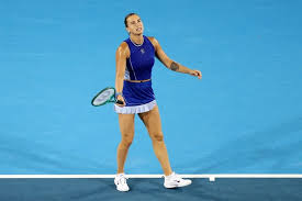 Sabalenka cai em Cincinnati e pode perder o número 1 do mundo