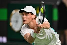 TENNIS, JANNIK SINNER VOLA IN SEMIFINALE A WIMBLEDON